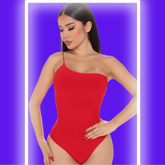 Slay With Me One Shoulder Bodysuit | Red - Picture 5 of 7